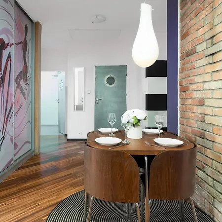 Apartment Z Garazem 5 Colours Centrum