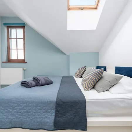 Z Garazem 5 Colours Centrum شقة يلينيا غورا