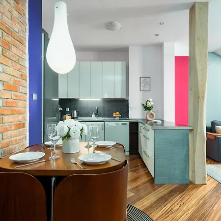 Apartment Z Garazem 5 Colours Centrum